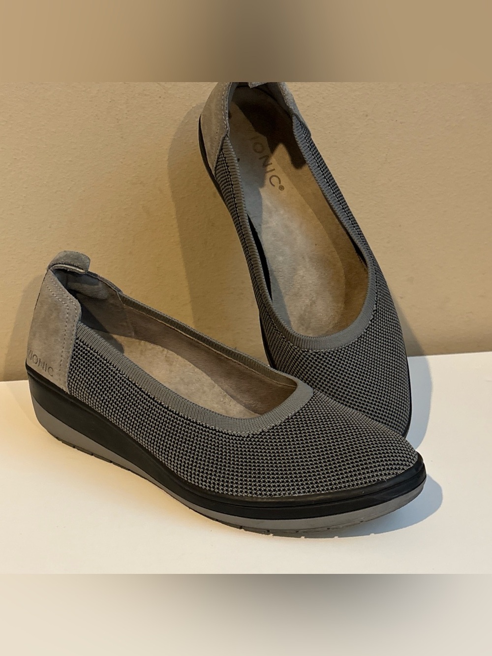 Vionic Jacey Grey Knit Wedge Slip On Shoes Orthotic Comfort Women’s Sz 8.5 Wide